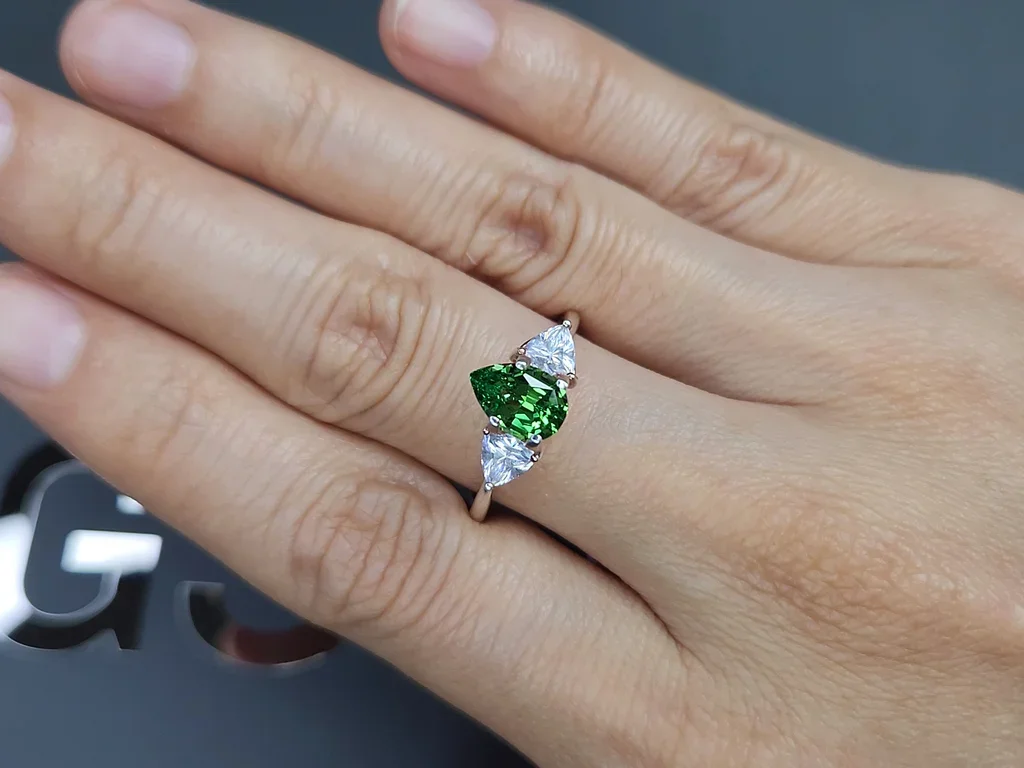 Intense Green tsavorite garnet in pear cut 1.25 carats, Tanzania Image №5