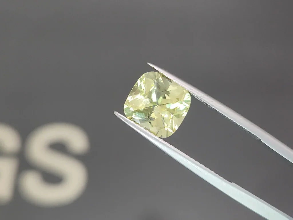 Chrysoberyl in сushion сut 3.54 carats, Sri Lanka   Image №3