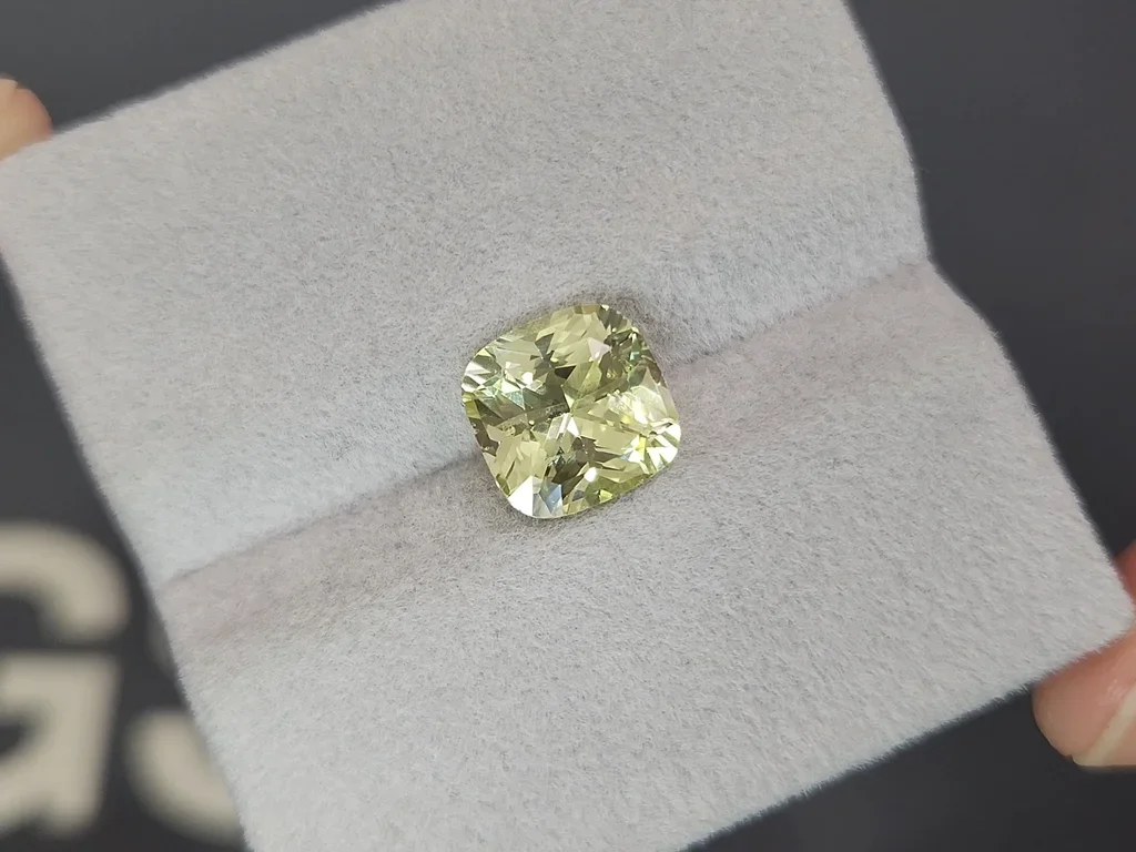 Chrysoberyl in сushion сut 3.54 carats, Sri Lanka   Image №4
