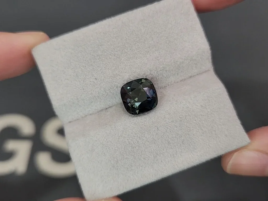 Unheated green sapphire cushion cut  4.12 carats, Sri Lanka Image №4