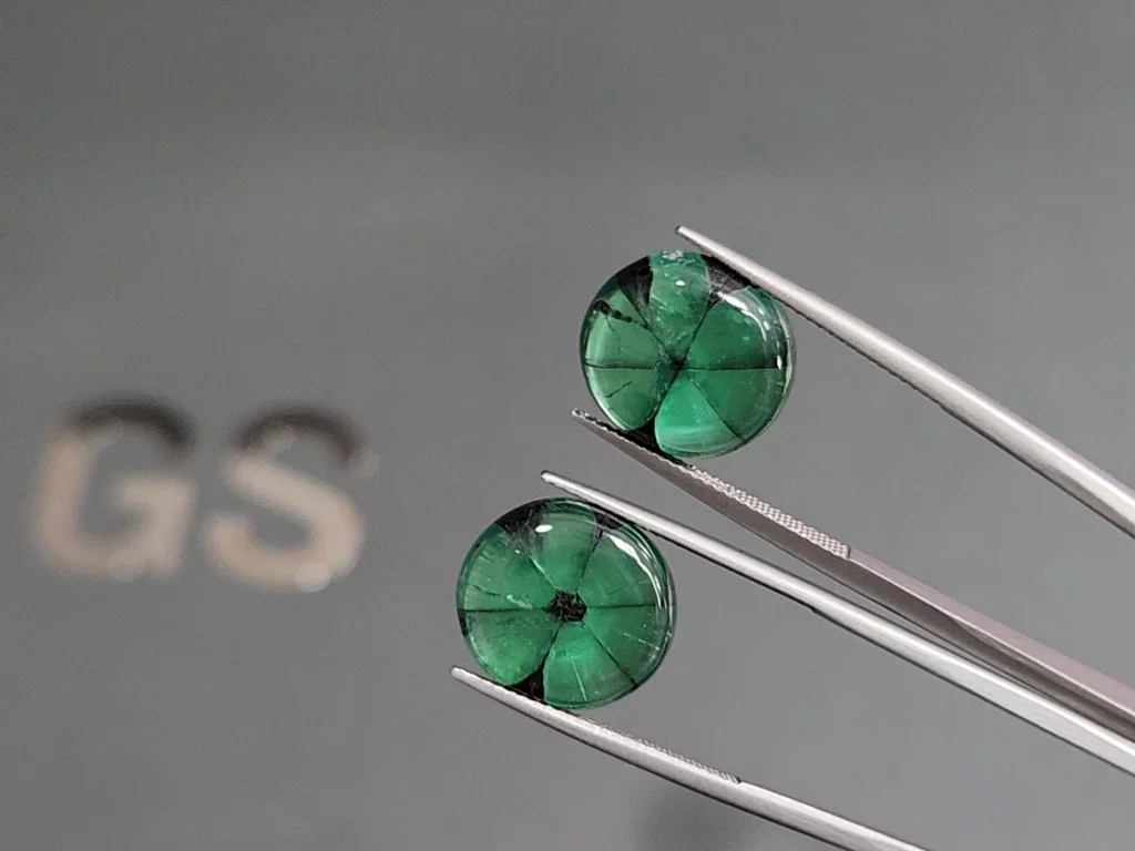 Pair of emeralds trapiche Vivid Green cabochon cut 17.43 carats, Colombia Image №3