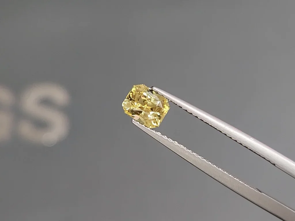 Unheated yellow sapphire radiant cut 1.12 carats, Sri Lanka Image №2
