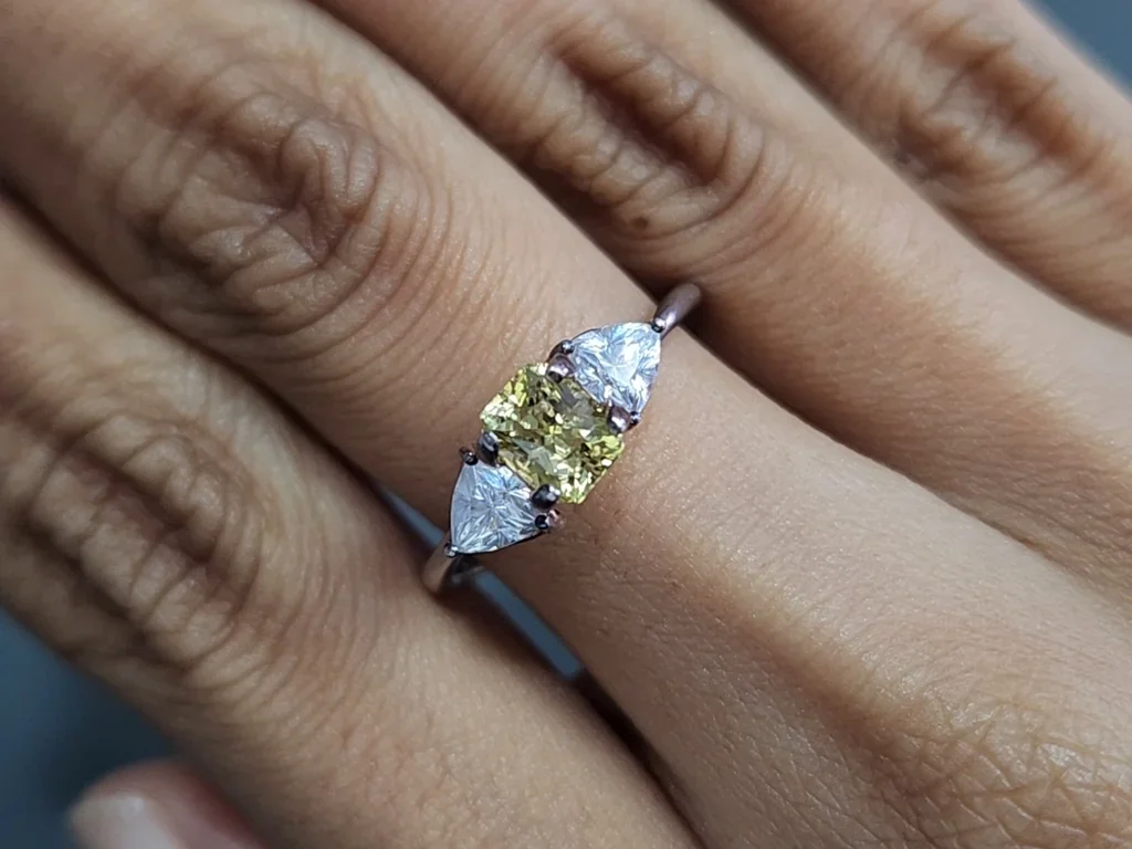Unheated yellow sapphire radiant cut 1.12 carats, Sri Lanka Image №5