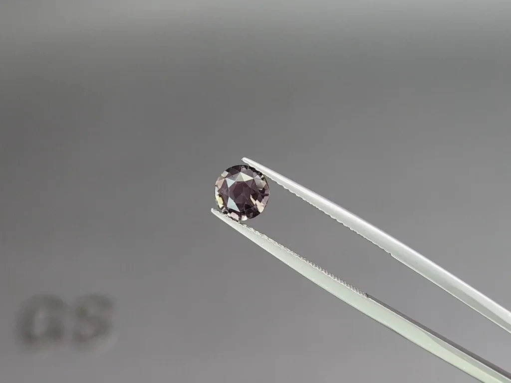 Sapphire color change round cut 1.62 carats, Sri Lanka Image №4