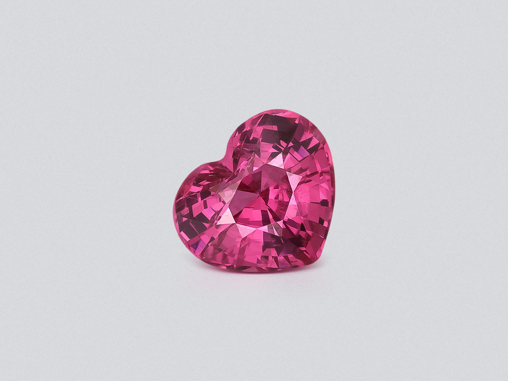 Spinel Mahenge Vibrant Pink heart shape 2.17 carats, Tanzania Image №1