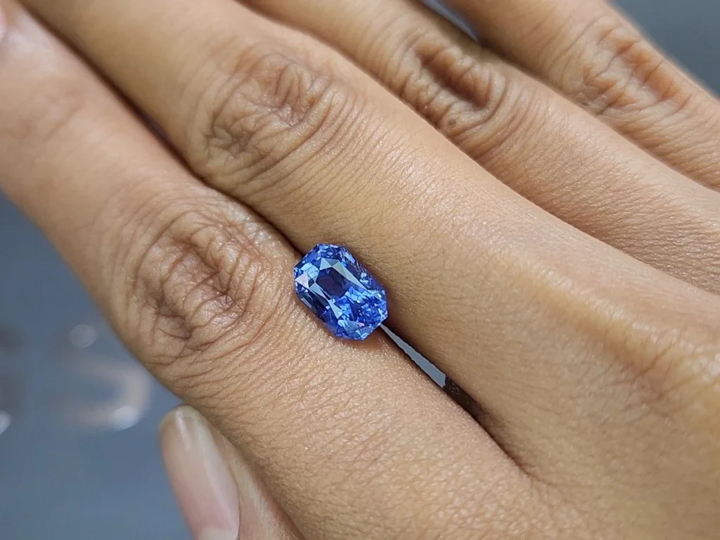 Sapphire Cornflower Blue radiant cut 3.45 carats,Sri Lanka Image №2