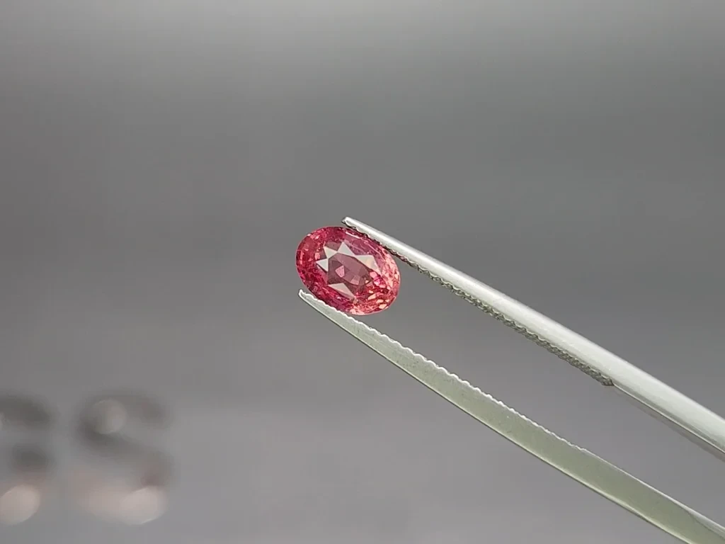 Sapphire Padparadscha oval cut 1.60 carats, Sri Lanka Image №3