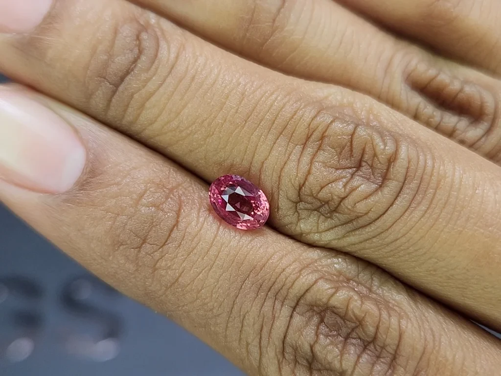 Sapphire Padparadscha oval cut 1.60 carats, Sri Lanka Image №2