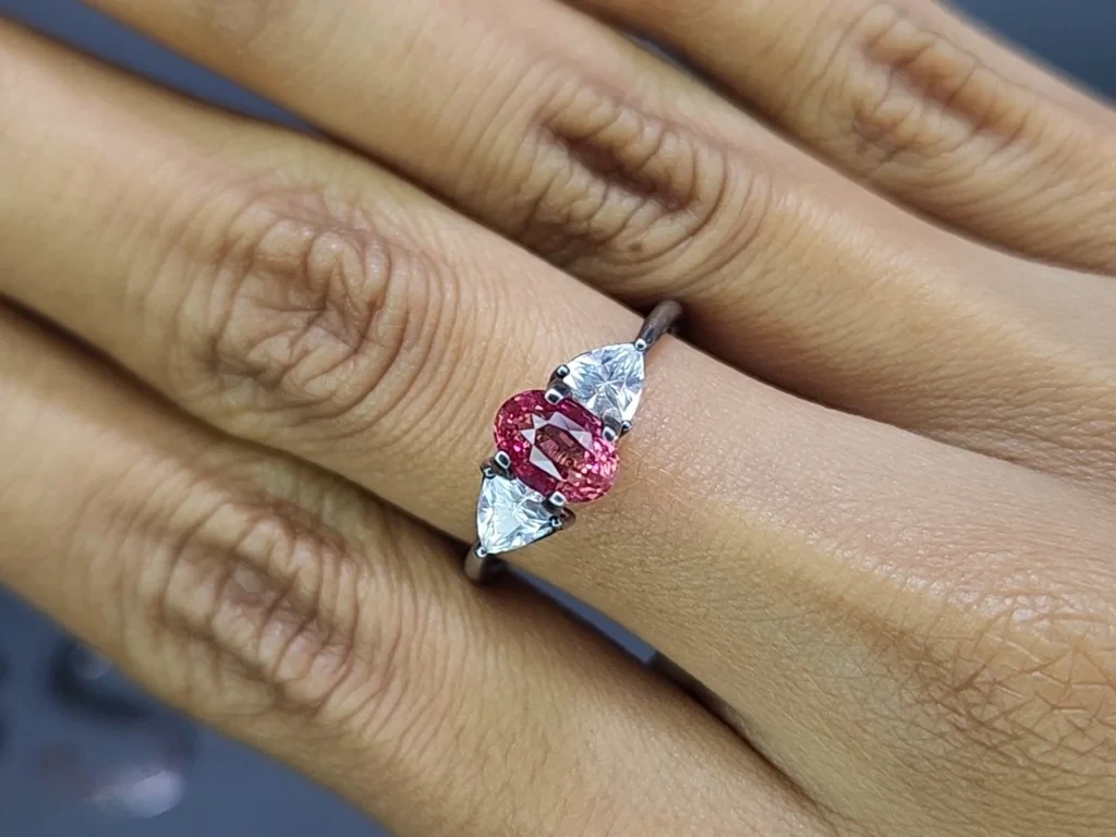 Sapphire Padparadscha oval cut 1.60 carats, Sri Lanka Image №5