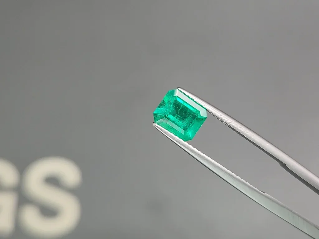 Itense Colombian emerald octagon cut 1.18 ct Image №3