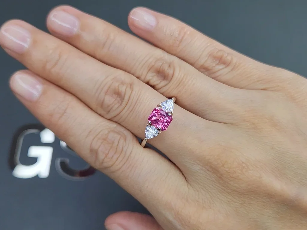 Vivid pink spinel in radiant cut 1.25 carats, Tanzania Image №5
