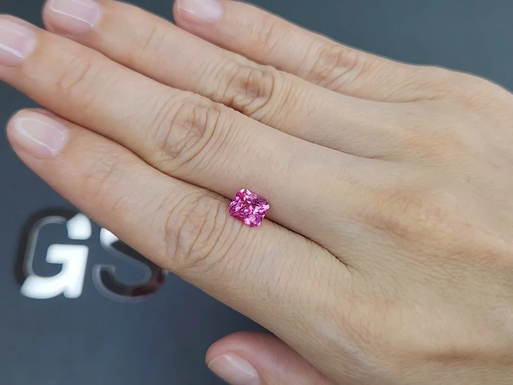 Vivid pink spinel in radiant cut 1.25 carats, Tanzania Image №2