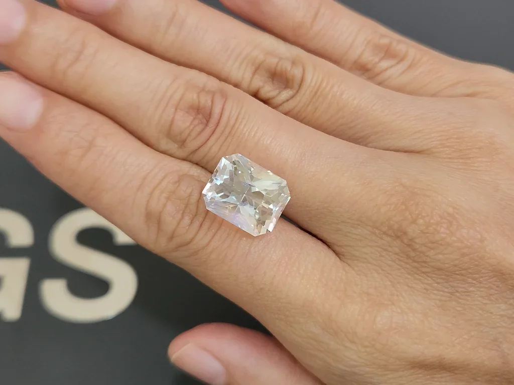 Rainbow moonstone in radiant cut 10.82 carats, Madagascar Image №2