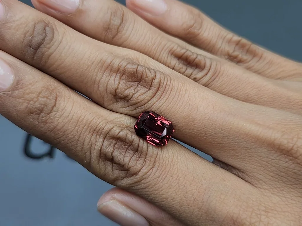 Malaya garnet octagon cut 4.62 carats, Tanzania  Image №2