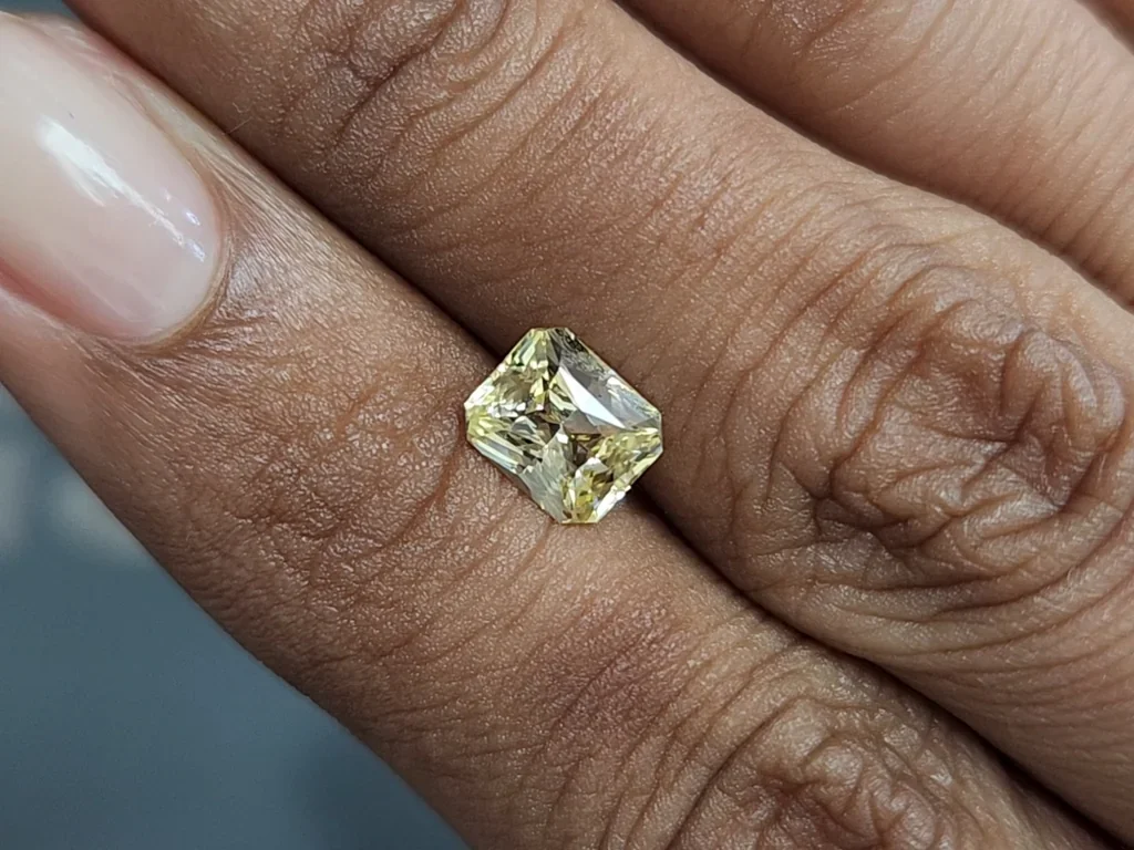 Pastel Yellow radiant cut sapphire 1.60ct, Sri Lanka  Image №4