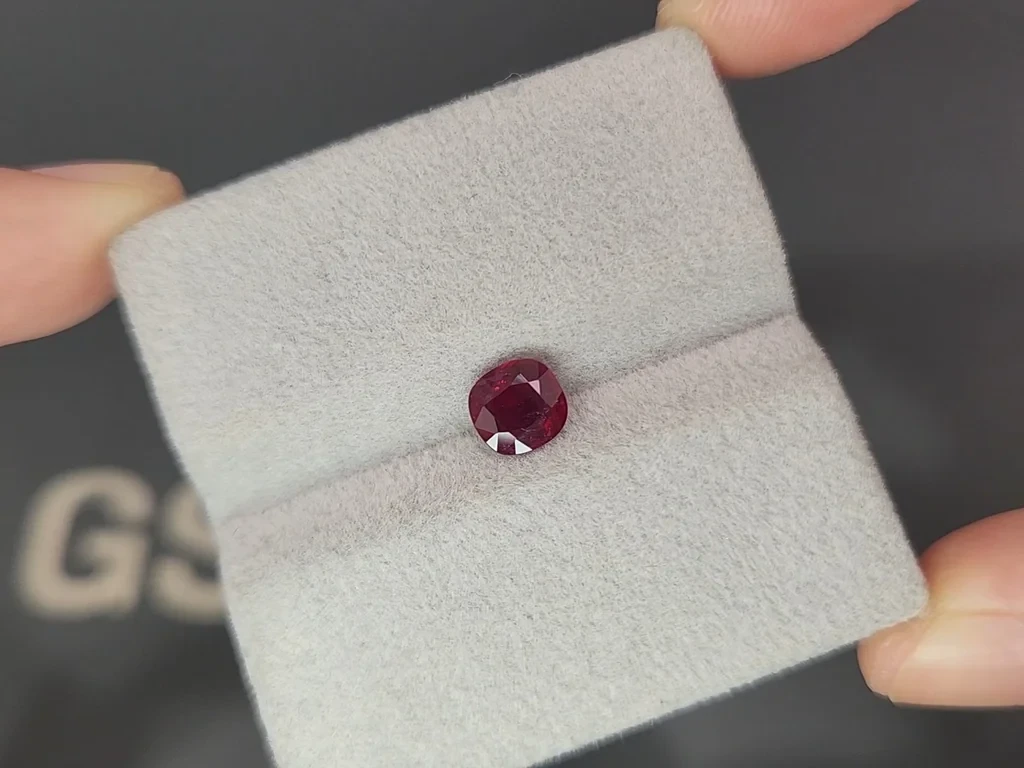 Unheated ruby Pigeon blood cushion cut 1.06 carats, Burma  Image №4