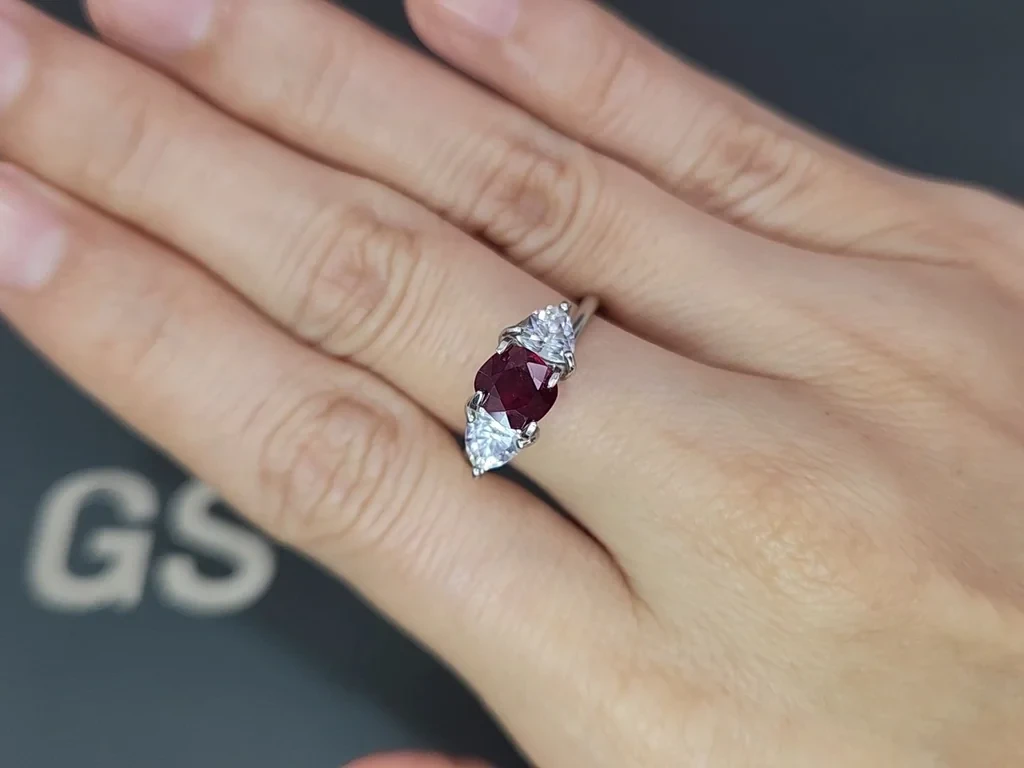 Unheated ruby Pigeon blood cushion cut 1.06 carats, Burma  Image №5