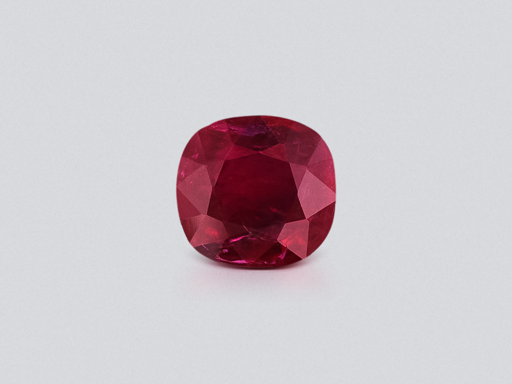 Unheated ruby Pigeon blood cushion cut 1.06 carats, Burma  Image №1