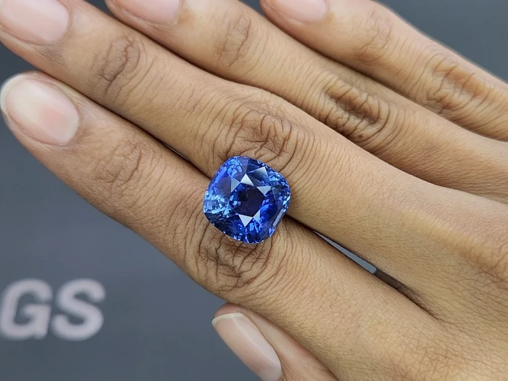 Large unheated blue sapphire cushion cut 15.40 carats, Sri Lanka Image №2
