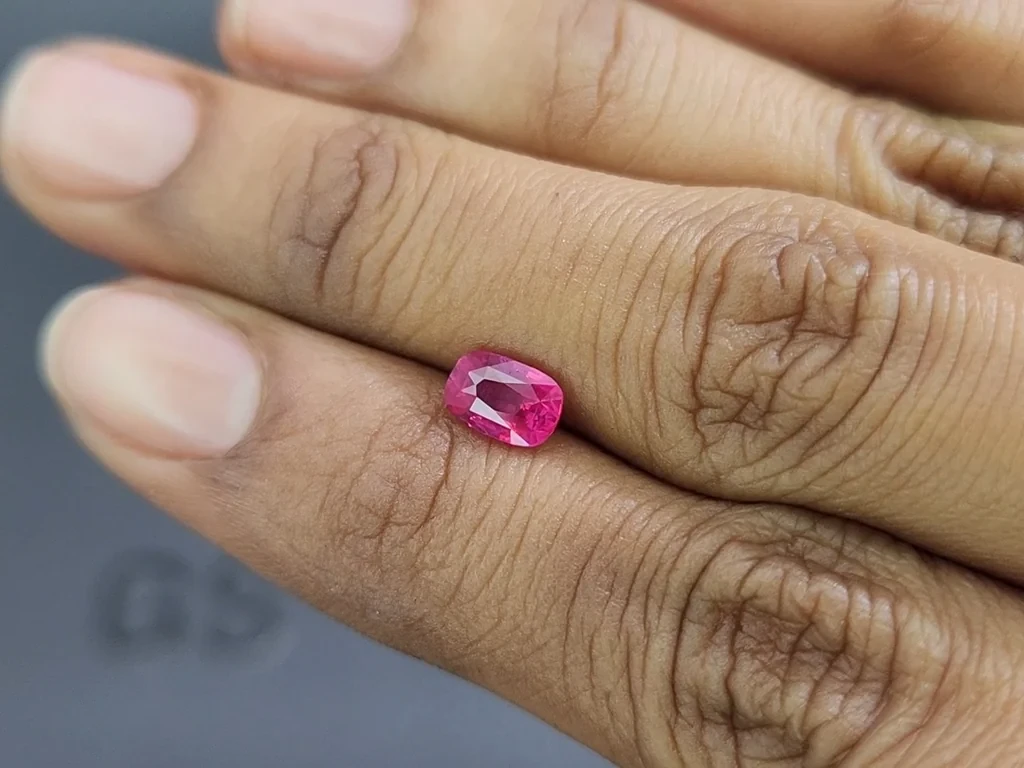 Ruby red pink cushion cut 1.02 carats,  Mozambique Image №2