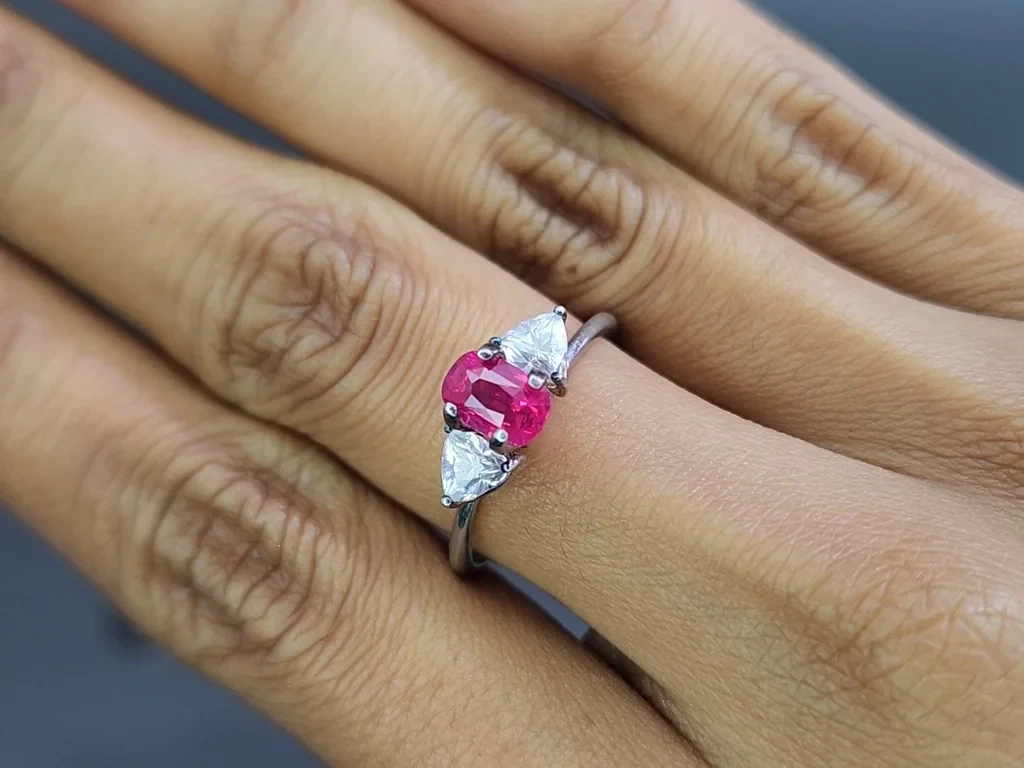 Ruby red pink cushion cut 1.02 carats,  Mozambique Image №5