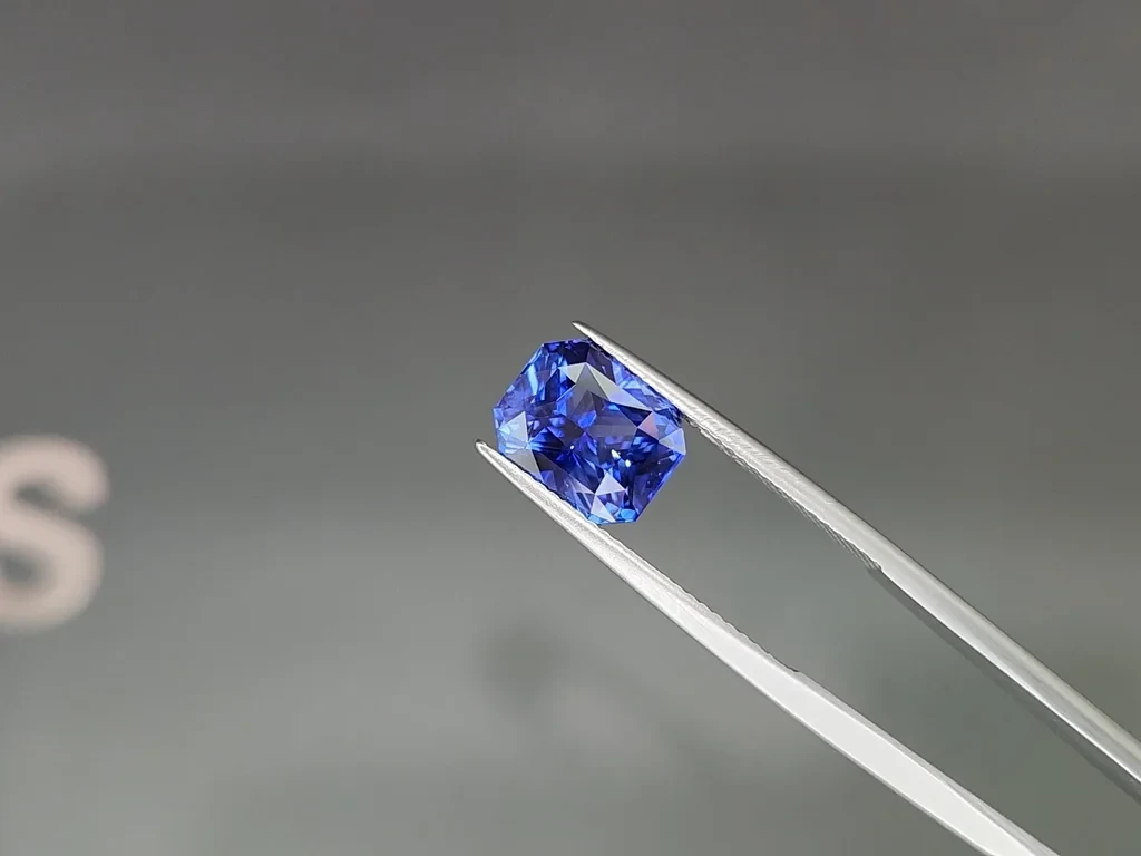 Blue sapphire radiant cut 4.08 carats, Sri Lanka Image №3
