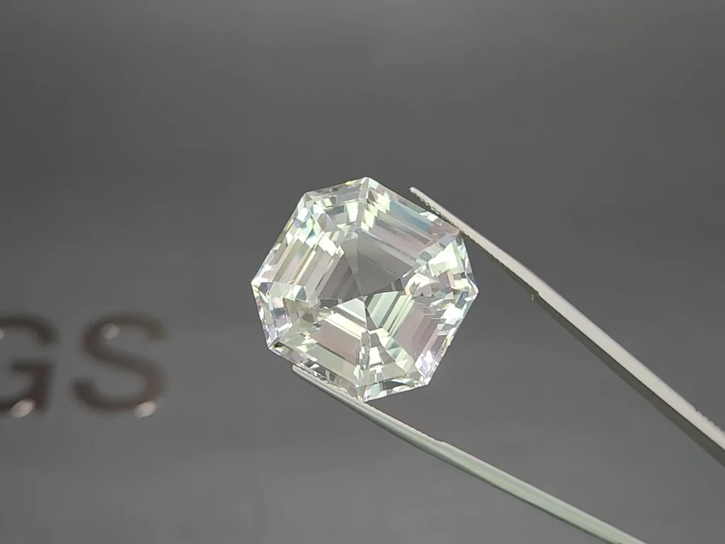 Large beryll octagon cut 67.85 carats, Sri Lanka Image №3
