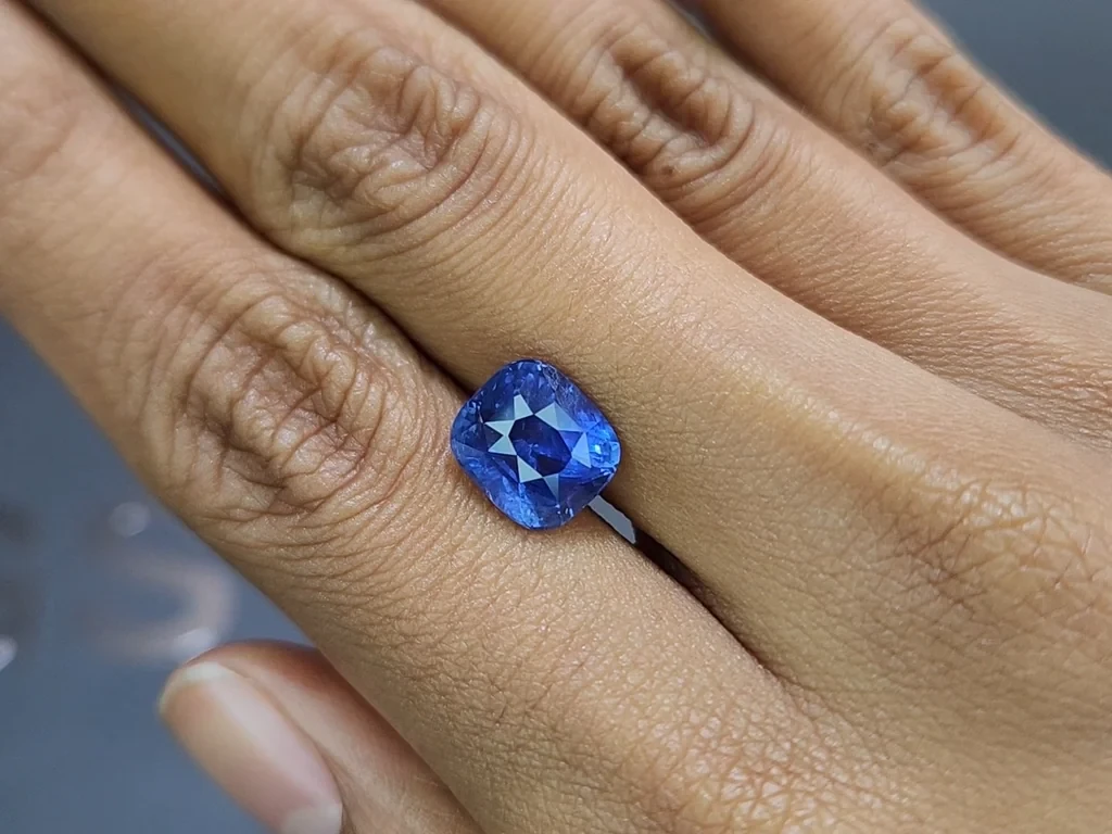 Unheated sapphire Cornflower Blue cushion cut 5.98 carats, Sri Lanka Image №2