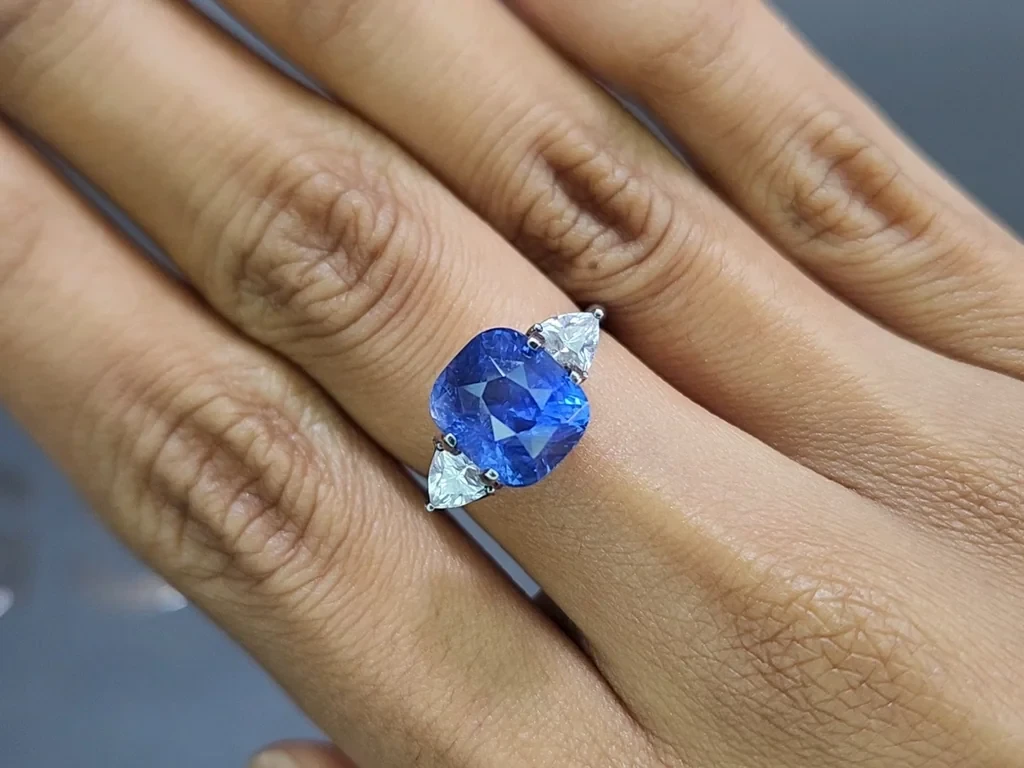 Unheated sapphire Cornflower Blue cushion cut 5.98 carats, Sri Lanka Image №5