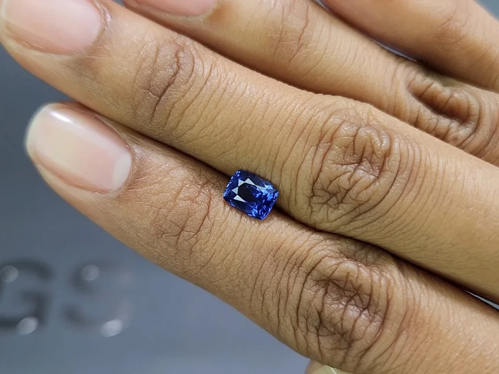 Sapphire Royal Blue cushion cut 1.16 carats, Sri Lanka Image №2