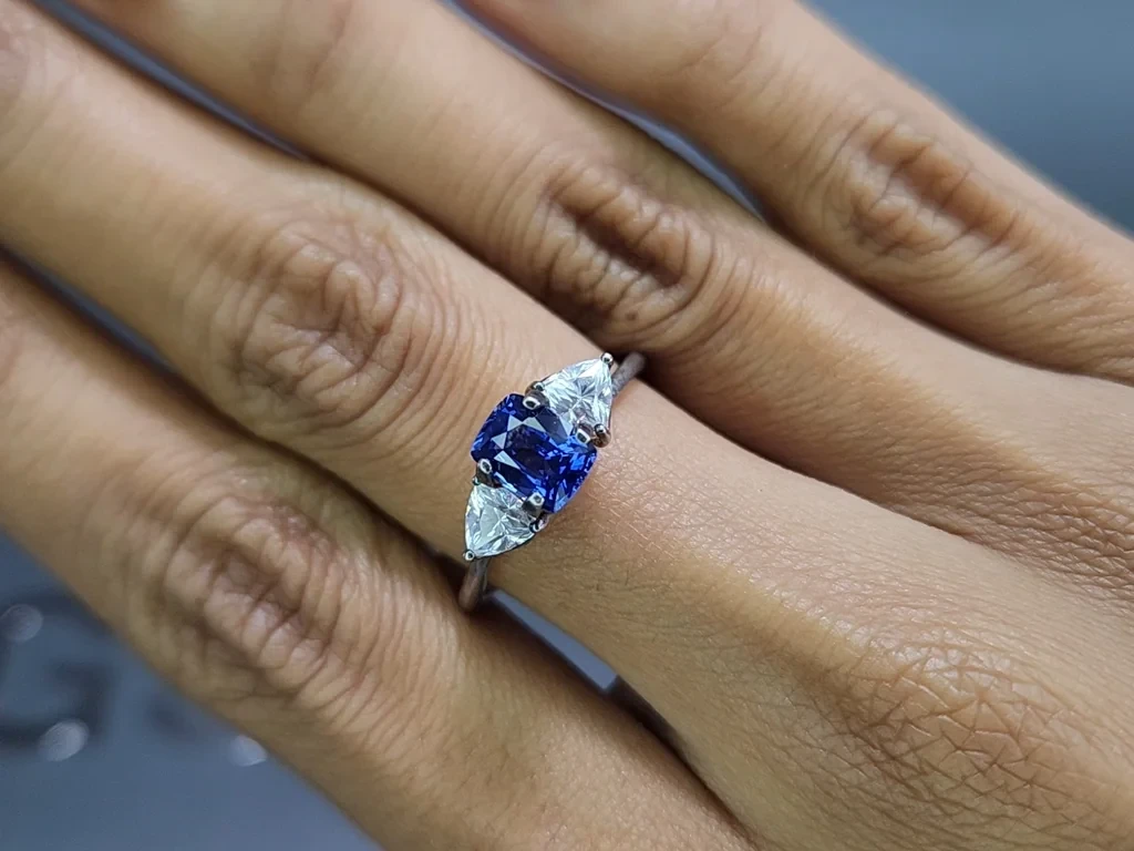Sapphire Royal Blue cushion cut 1.16 carats, Sri Lanka Image №5
