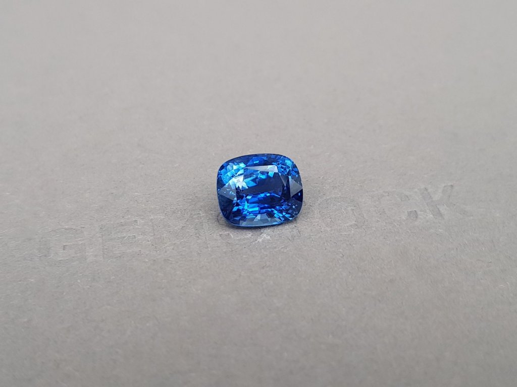 Intense Cornflower blue sapphire in cushion cut 5.11 ct, Sri Lanka Image №2
