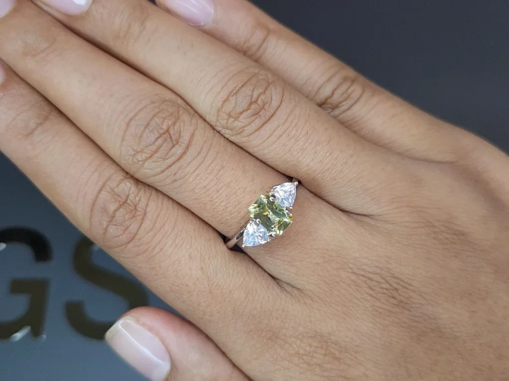 Untreated radiant-cut yellow sapphire 1.11 carats, Madagascar Image №5