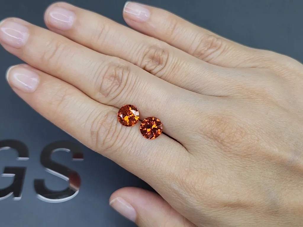 Pair of spessartine garnets in round cut 3.74 carats, Africa Image №2