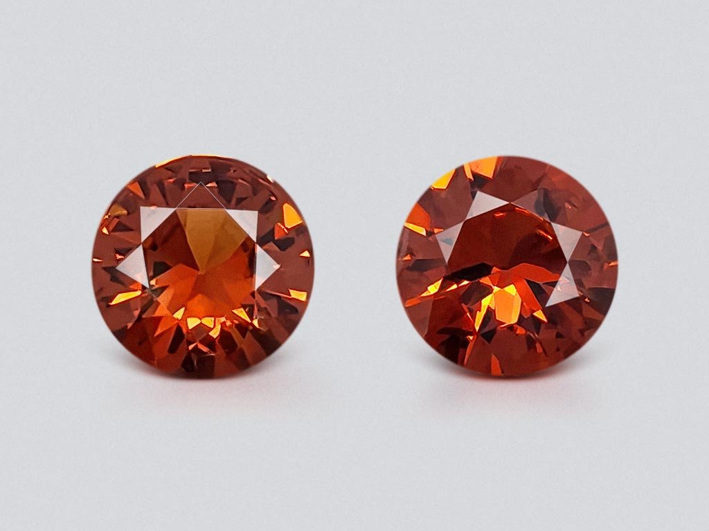 Pair of spessartine garnets in round cut 3.74 carats, Africa Image №1