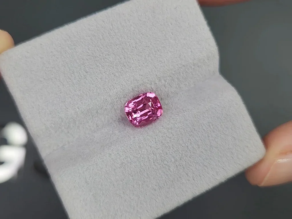Vivid pink spinel in cushion cut 1.76 carats, Tanzania Image №4