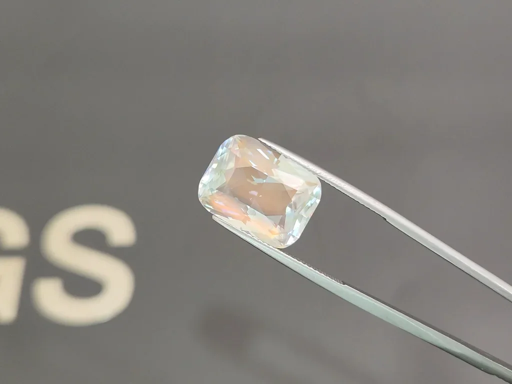 Rainbow moonstone in cushion cut 10.71 carats, Madagascar Image №3
