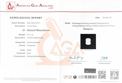 Certificate Rainbow moonstone in cushion cut 10.71 carats, Madagascar