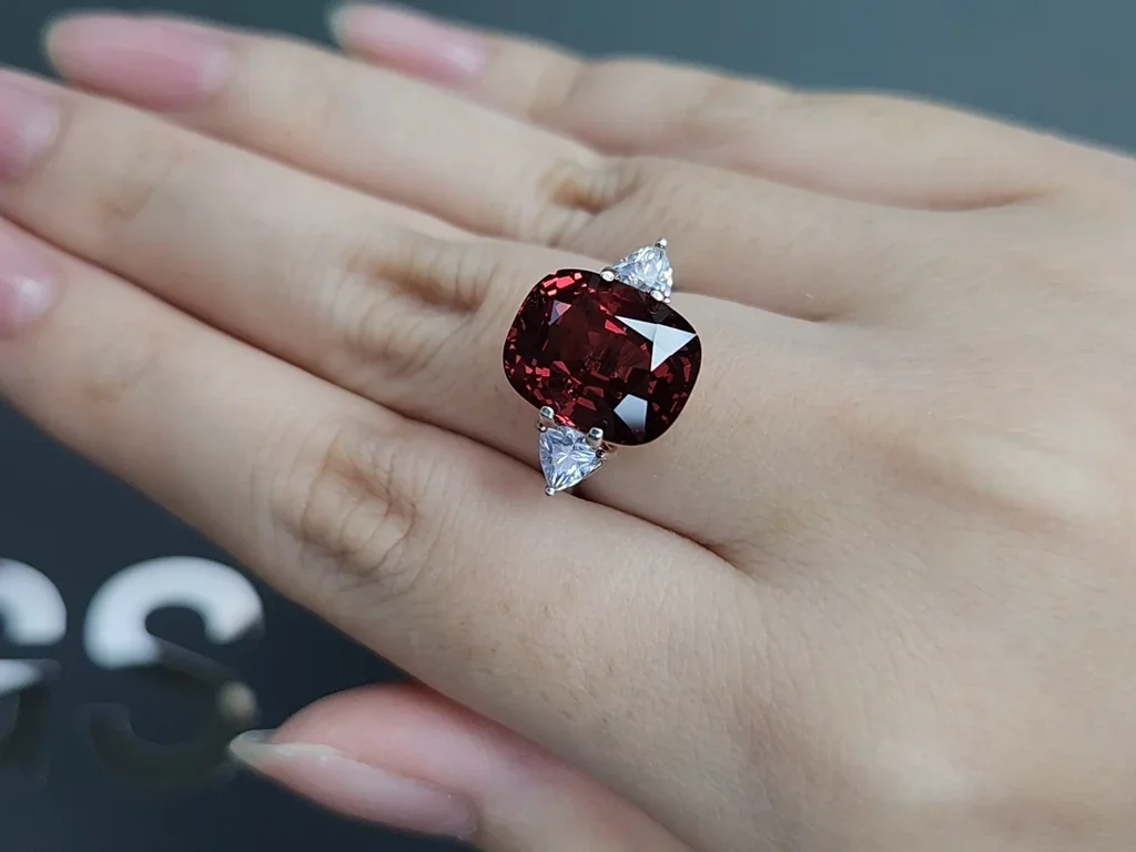 Malaya garnet in cushion cut 10.28 carats, Africa Image №5