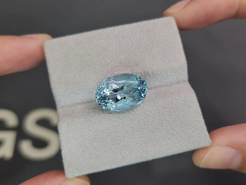 Aquamarine oval cut 8.26 carats, Madagascar  Image №4