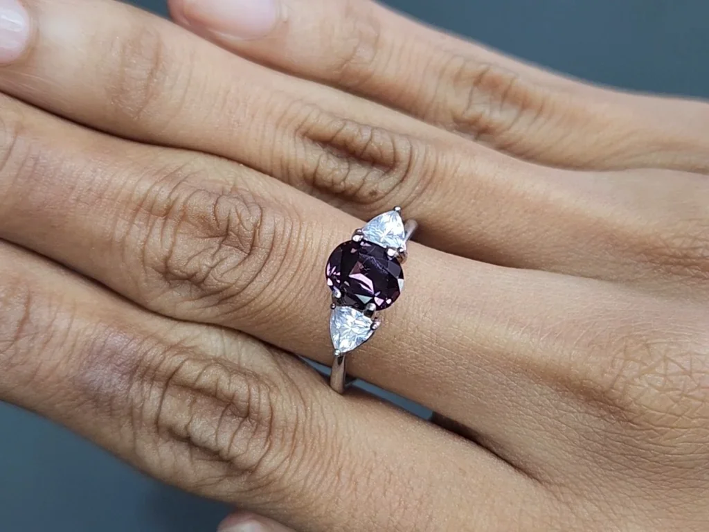 Garnet color change oval cut 1.92 carats, Sri Lanka Image №8