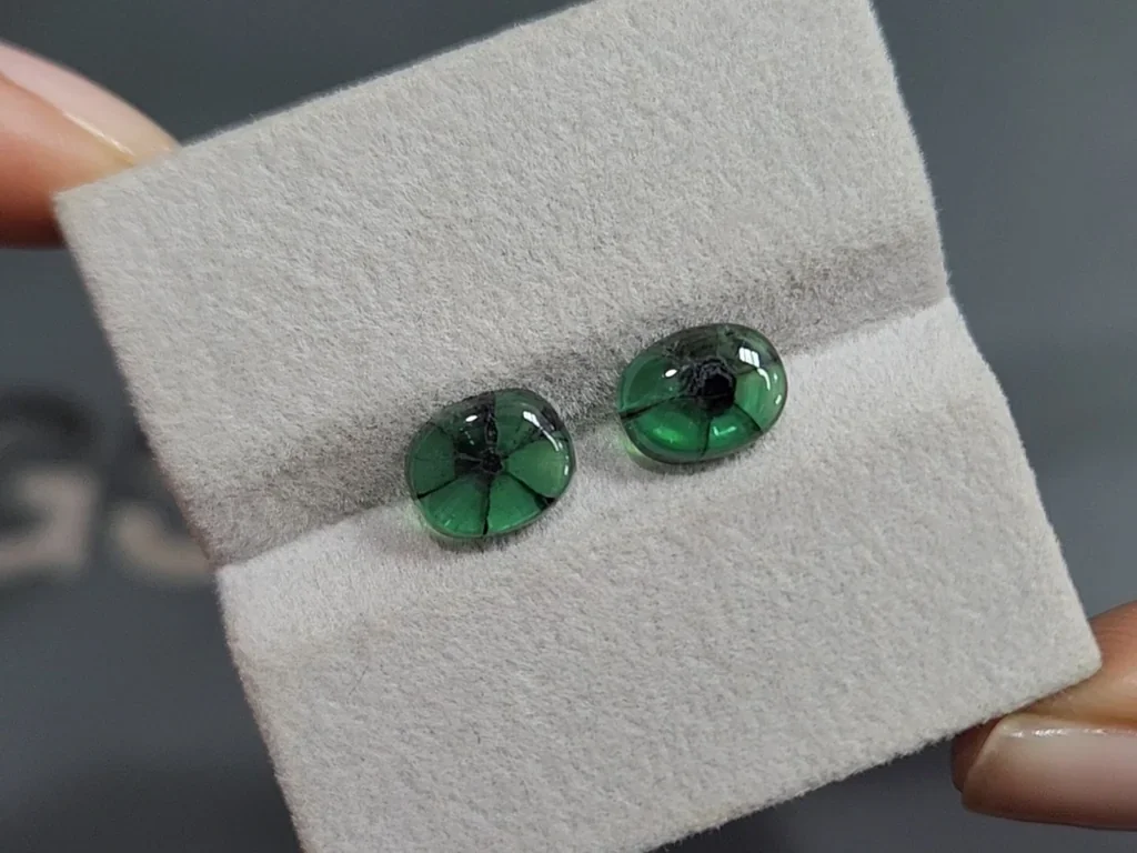 Pair of trapiche emeralds cabochon cut 3.56 carats, Colombia Image №4