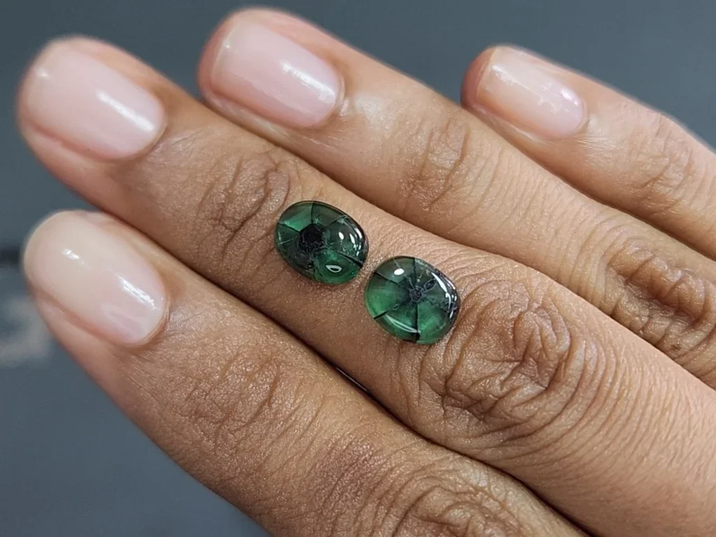 Pair of trapiche emeralds cabochon cut 3.56 carats, Colombia Image №2