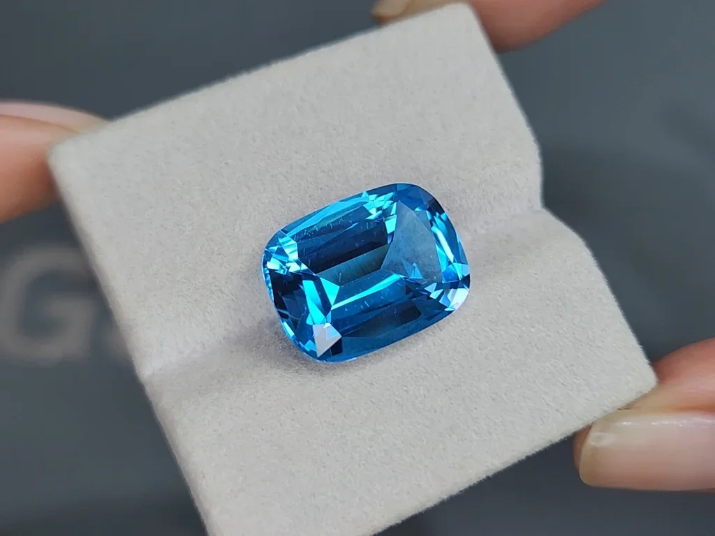 Topaz Vivid Swiss Blue cushion cut 15.11 carats, Brazil Image №4