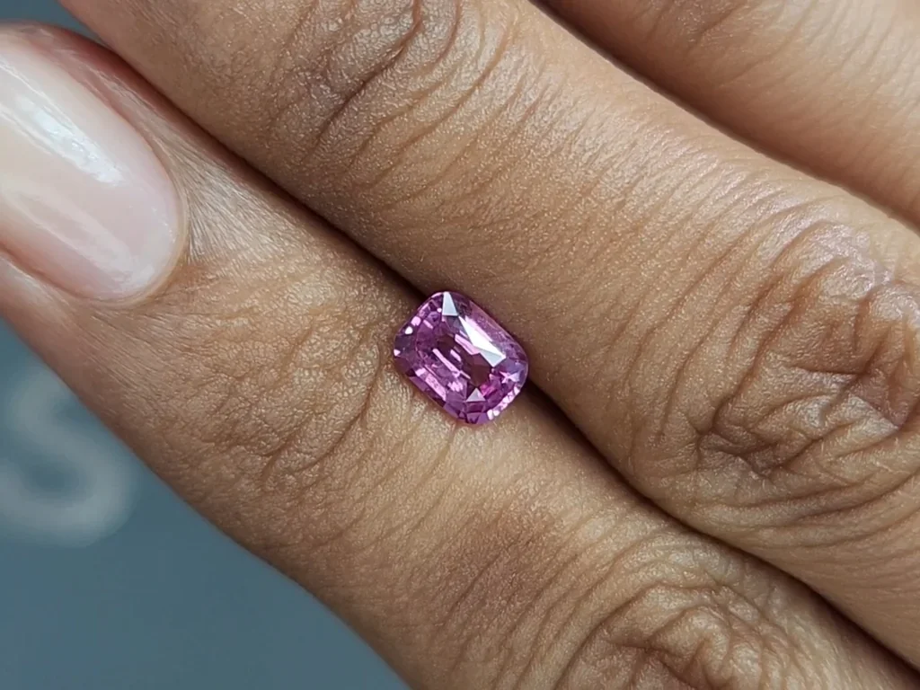 Unheated pink sapphire cushion cut  1.01 carats, Sri Lanka Image №2