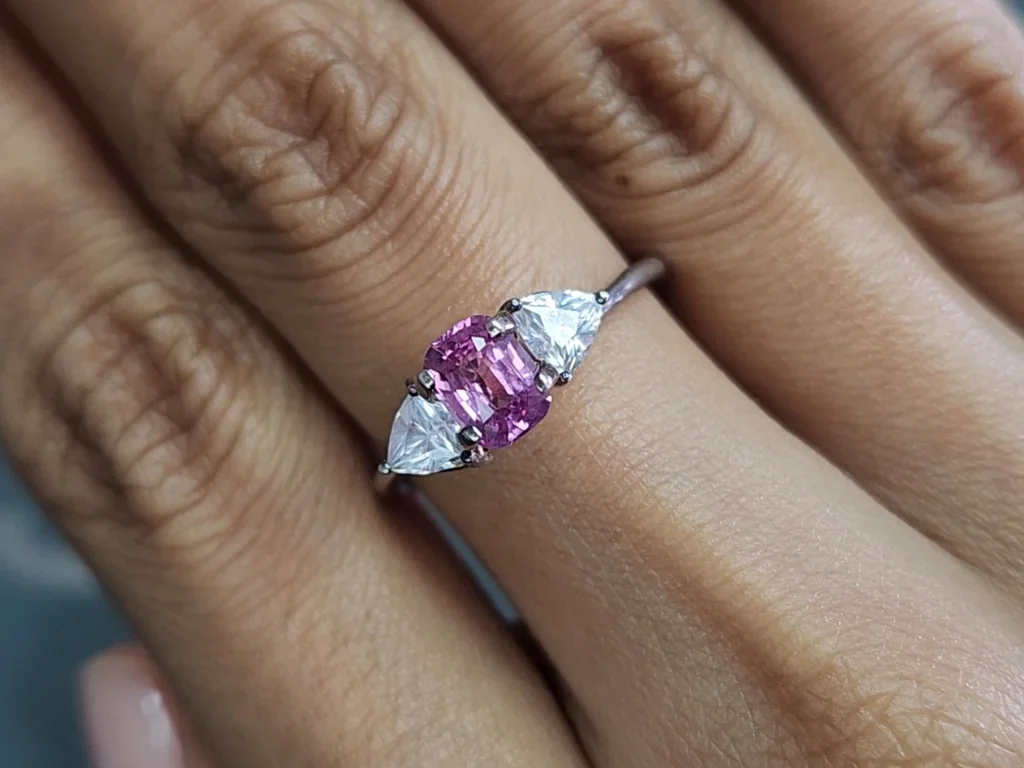 Unheated pink sapphire cushion cut  1.01 carats, Sri Lanka Image №5