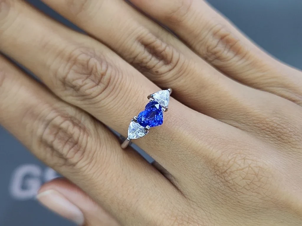 Blue sapphire  heart shape 1.15 carats, Sri Lanka Image №5