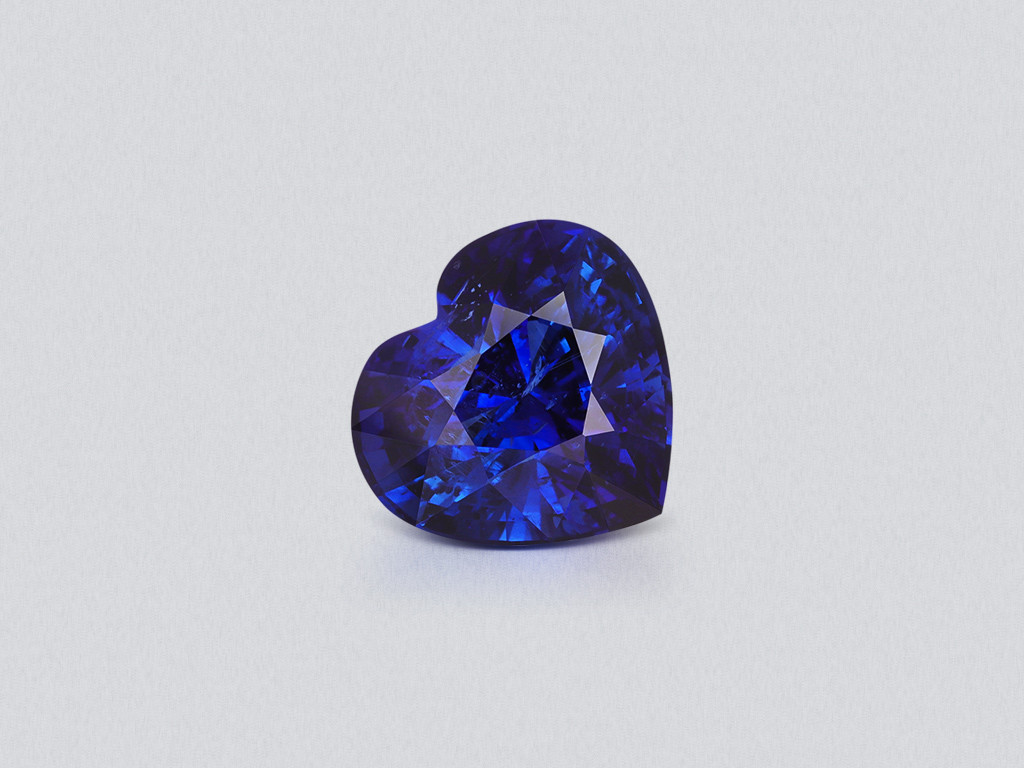Royal Blue sapphire in heart shape 5.01 carats, Sri Lanka  Image №1