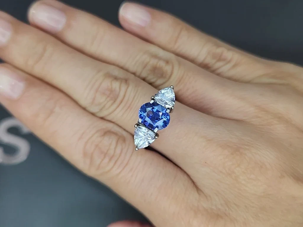 Sapphire Cornflower Blue oval cut 2.60 carats, Sri Lanka Image №5