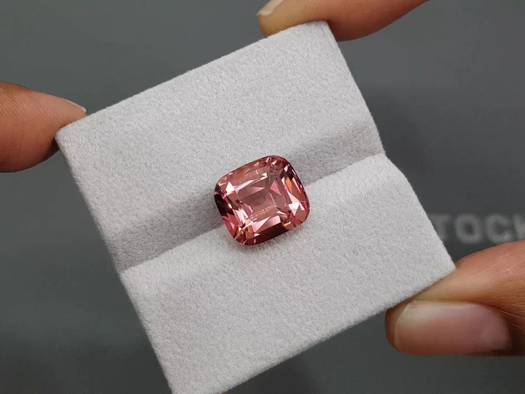 Intense pink-orange cushion-cut tourmaline 7.76 carats, Africa Image №4